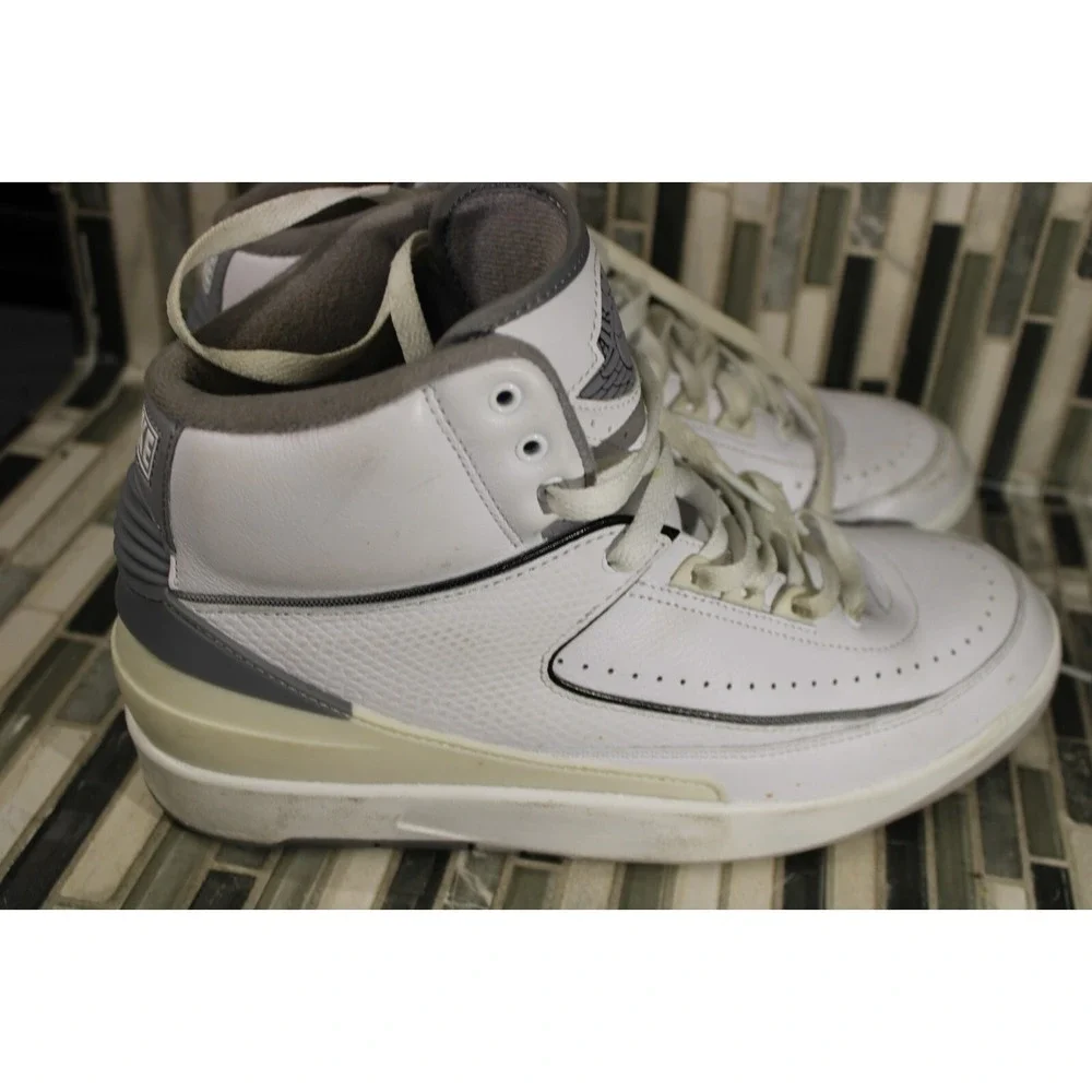 Size 9 - Jordan 2 Retro White‎ Cement